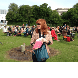MarieBastide liest aus verbrannten Büchern